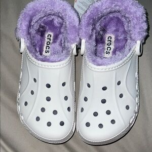 CROCS White Clogs with Purple Fleece Lining Size 7